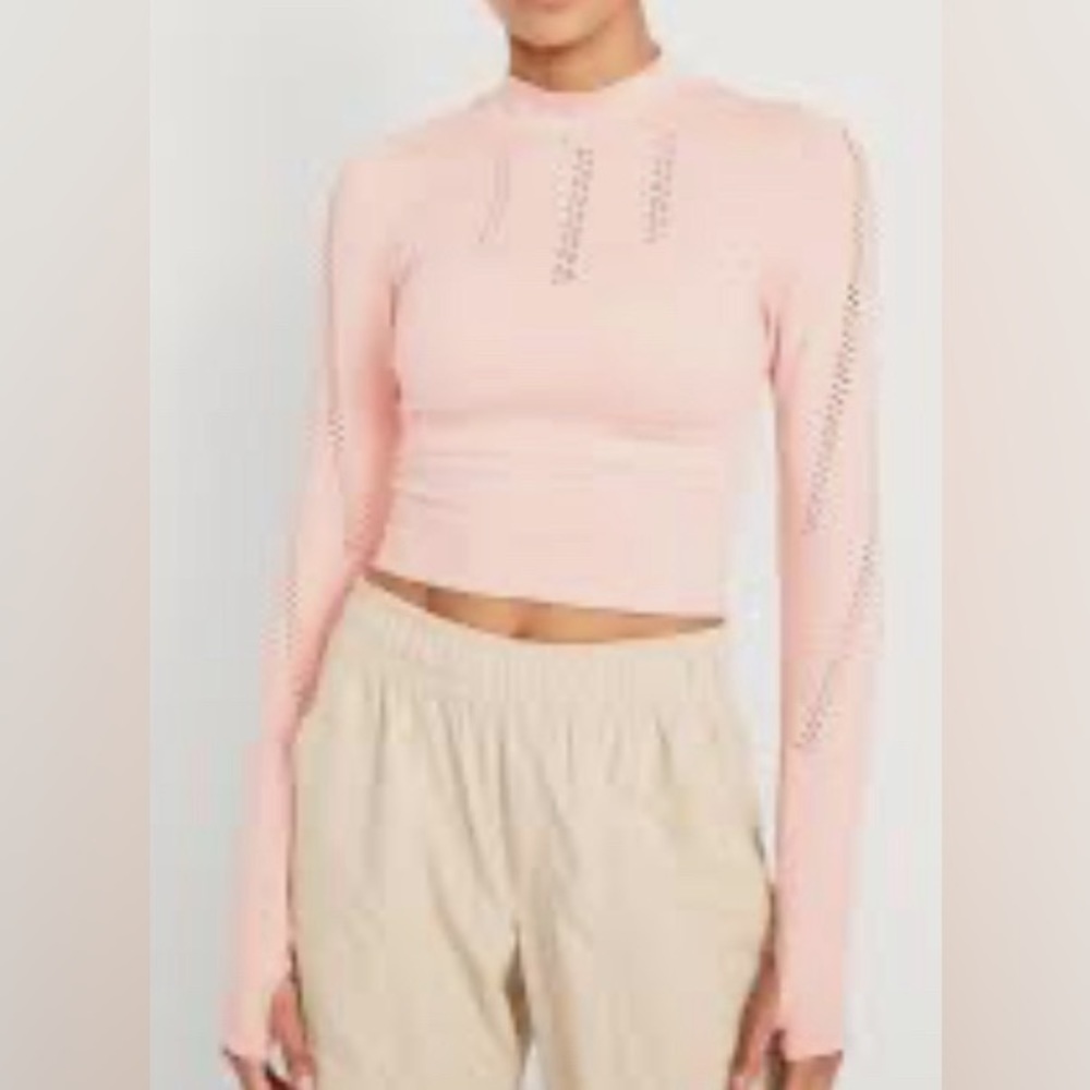 Old Navy - NEW - Seamless Crop Performance Top. Small. Color: Pink Bamboo